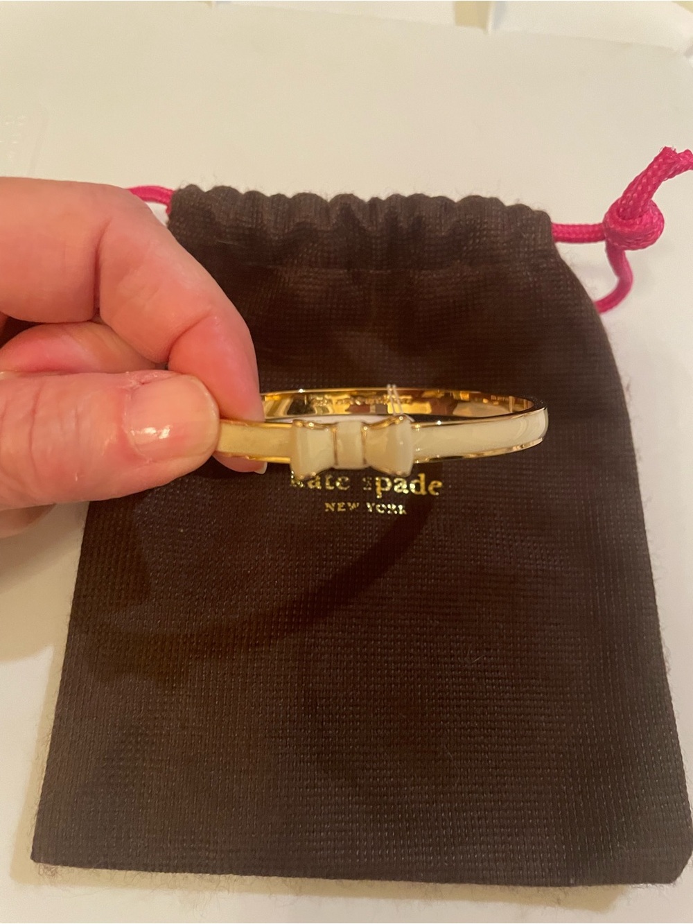 Kate Spade New York Take a Bow Cream & Gold Bow Bangle Enamel Bracelet NWT